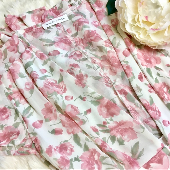 *LAST ONE!* Romantic Pink Floral Romper - Picture 2 of 5